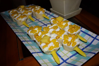 A platter of corn-on-the-cob cupcakes.