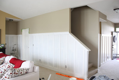 White board and batten in a living room, hallway and entryway
