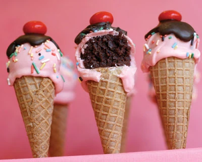 Cake pops that look like ice cream cones.