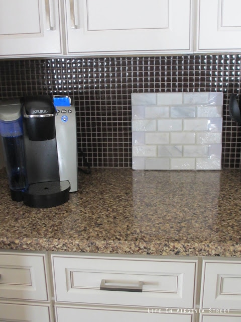 Backsplash option on the kitchen counter.