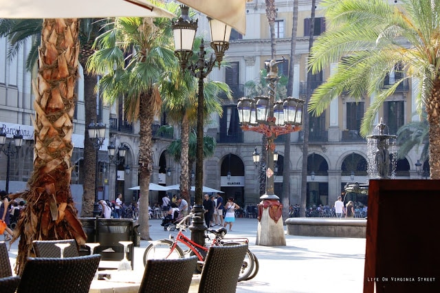 Placa de Reial in Barcelona, Spain