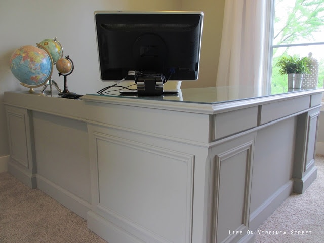 Painted desk using Annie Sloan Chalk Paint in French Linen.