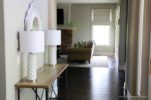 Safavieh Simon Console Table with white lamps