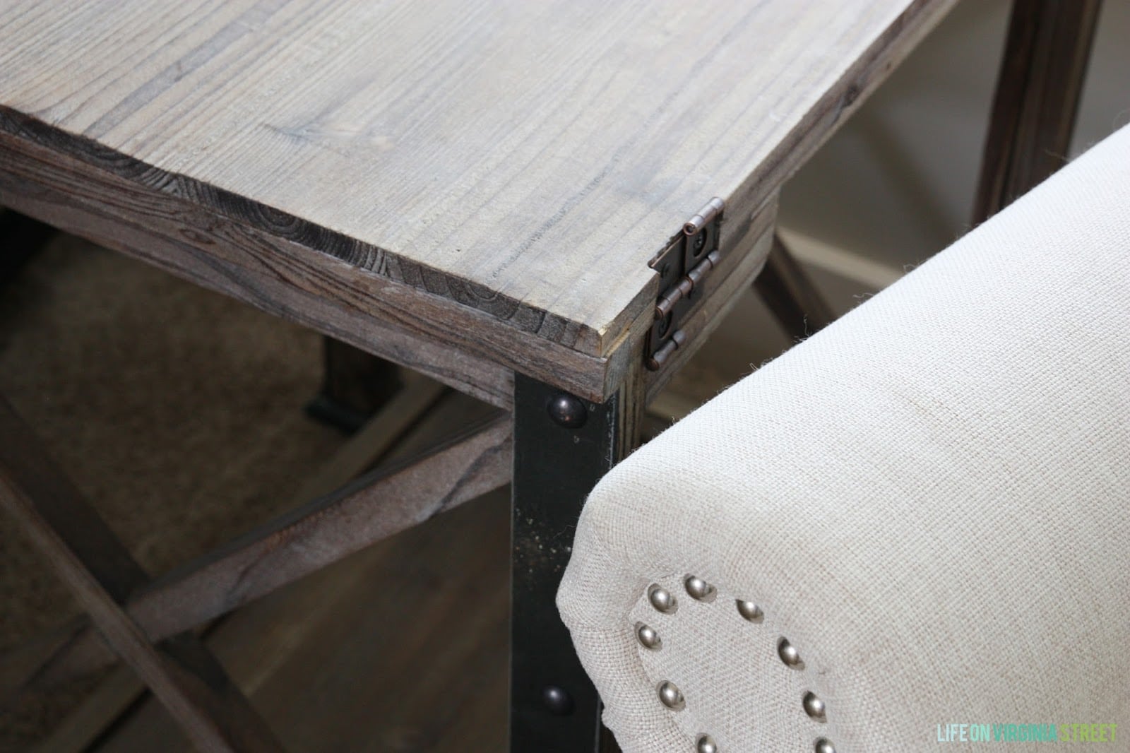 How to Pick Out a Side Table for Your Office Life on Virginia Street