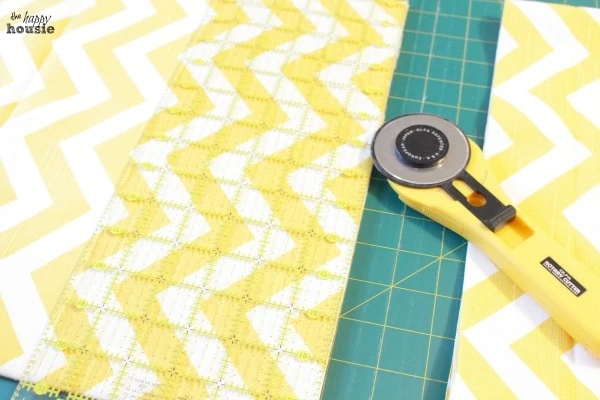 DIY Envelope Lumbar Pillows cut fabric to size at the happy housie