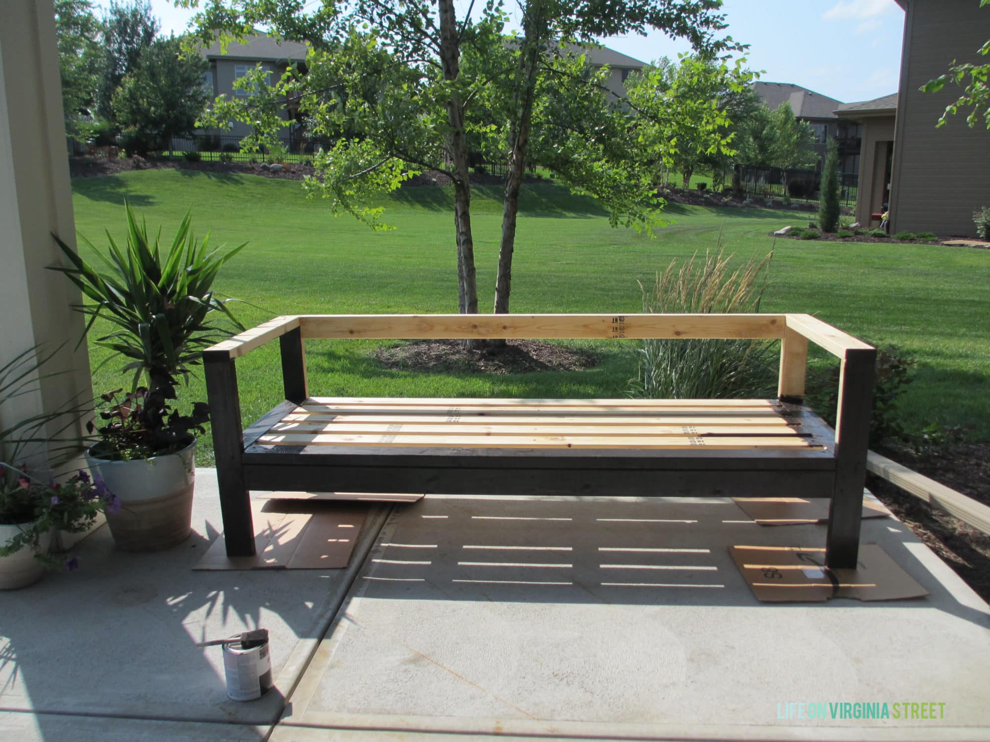 DIY Outdoor Couch Wood Stain2 