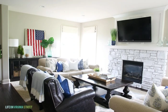 4th of July Decorations - Living Room - Life On Virginia Street