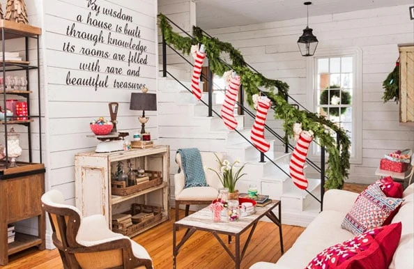 Fixer Upper - Chip and Joanna's Christmas Home Tour