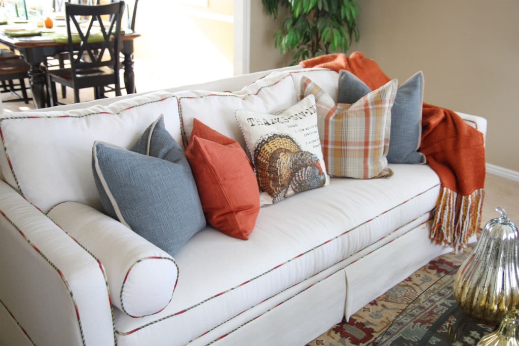 Thanksgiving Living Room - Life On Virginia Street