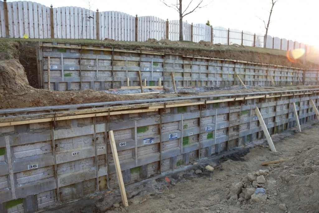 Retaining Wall Forms 03-10-16
