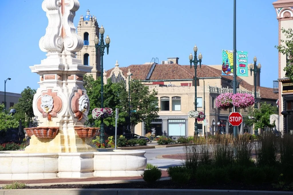 Country Club Plaza Fountain via Life On Virginia Street