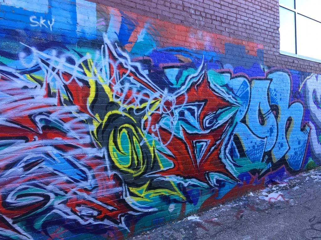 Grafiti Walls in the Crossroads District