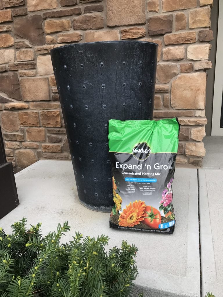 How To Prepare Planters For Summer with expand n' bro soil.