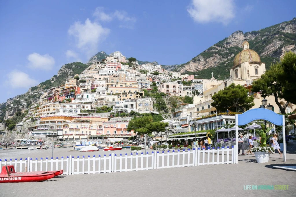 A picture of the buildings in Positano.