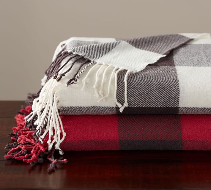 Buffalo check blankets are the perfect design element for Christmas. Just throw one over the couch or an armchair and you have instantly cozy Christmas decor! 