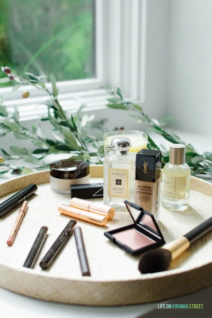 Details on my five minute makeup routine, along with my tried and true beauty favorites!